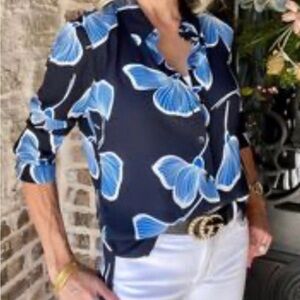 Cabi Regal Blouse Large never worn in excellent condition